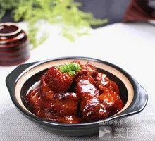 Braised Pork Belly in Clay Pot