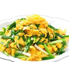 Stir-fried Eggs with Leeks over Rice