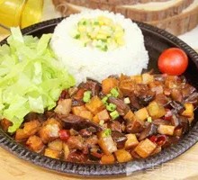 香菇卤肉盖饭