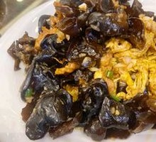 Sour Stir-Fried Egg with Wood Ear Mushrooms