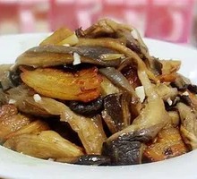蘑菇炒肉盖面