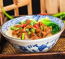 招牌肥肠拌面