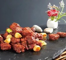 金蒜黑椒牛肉粒