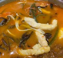 Sour Cabbage and Tender Meat Noodles