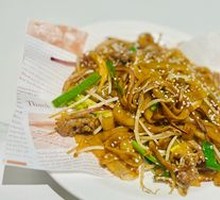Dry-Fried Beef Rice Noodles