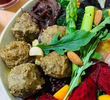 Beef Ball and Grilled Seasonal Vegetable Energy Bowl