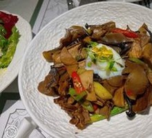 Fresh Bambusa Bamboo Shoots with Pu-erh Tea and Wild Mountain Mushrooms