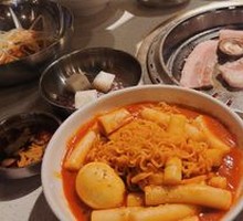 Ramen and Rice Cake Stir-Fry