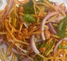 Stir-Fried Bean Sprouts with Three Threads