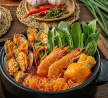 Fresh Shrimp and Clam Noodles