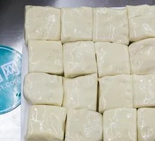 Flower-shaped steamed bun