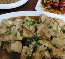 五花肉炖豆腐
