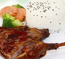 香卤鸭腿饭