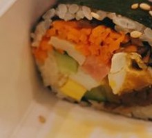 鸭蛋黄紫菜包饭