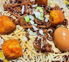 特色牛杂拌面
