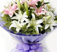 百合花束