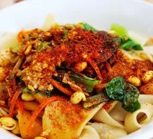 辣子鸡蛋油泼面