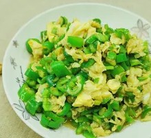 Stir-fried Eggs with Green Peppers