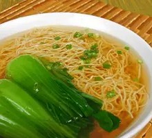 Chicken Soup Noodles with Goji Berries