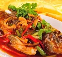 Tomato Sauce Steamed Crucian Carp