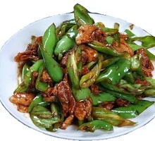 Stir-Fried Pork with Green Peppers over Rice