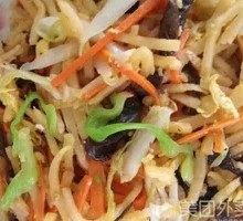 Stir-Fried Noodles with Shredded Pork