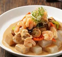 Three-Flavor Stewed Dumplings