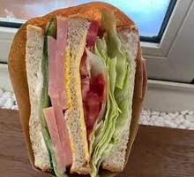 火腿芝士蔬菜三明治