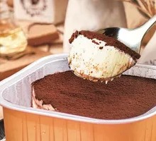 Tiramisu Cake
