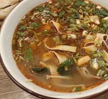 Spicy Chicken Bone Soup Noodles