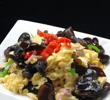 Wood Ear Mushroom and Pork Rice Bowl