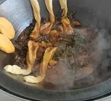 Stewed Pork Ribs in Iron Pot