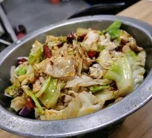 Spicy Pot-Braised Cabbage