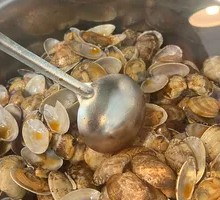 Spicy Stir-Fried Clams