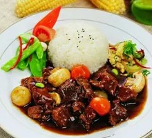 红烧汁烩牛腩饭