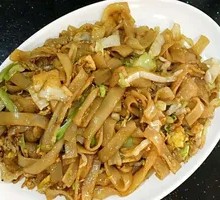 Stir-Fried Rice Noodles with Pork
