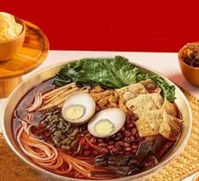 Spicy Egg and Snail Noodles