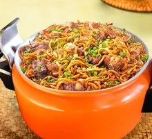 Stewed Pork Ribs with Green Beans and Noodles