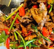 Stir-Fried Beef with Yellow Onion