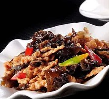 木耳炒牛肉盖浇饭