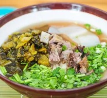 Sour Cabbage Beef Noodles