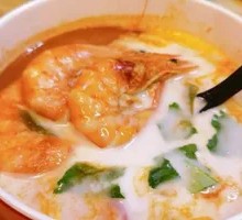 冬阴功汤配米饭自助