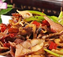 Stir-fried smoked bamboo shoots with preserved pork