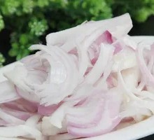 Shredded onions