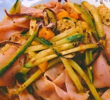 网红火龙果凉皮