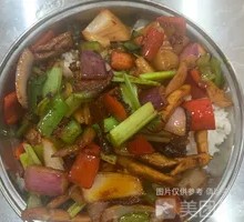 川香回锅肉木桶饭