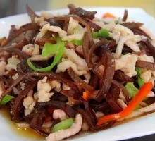 木耳肉丝盖饭