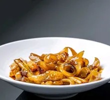 Braised Sea Cucumber with Green Onion