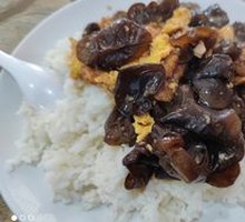 Sour-Spicy Wood Ear Mushroom Rice Bowl