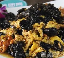 Sour Stir-Fried Egg with Wood Ear Mushrooms